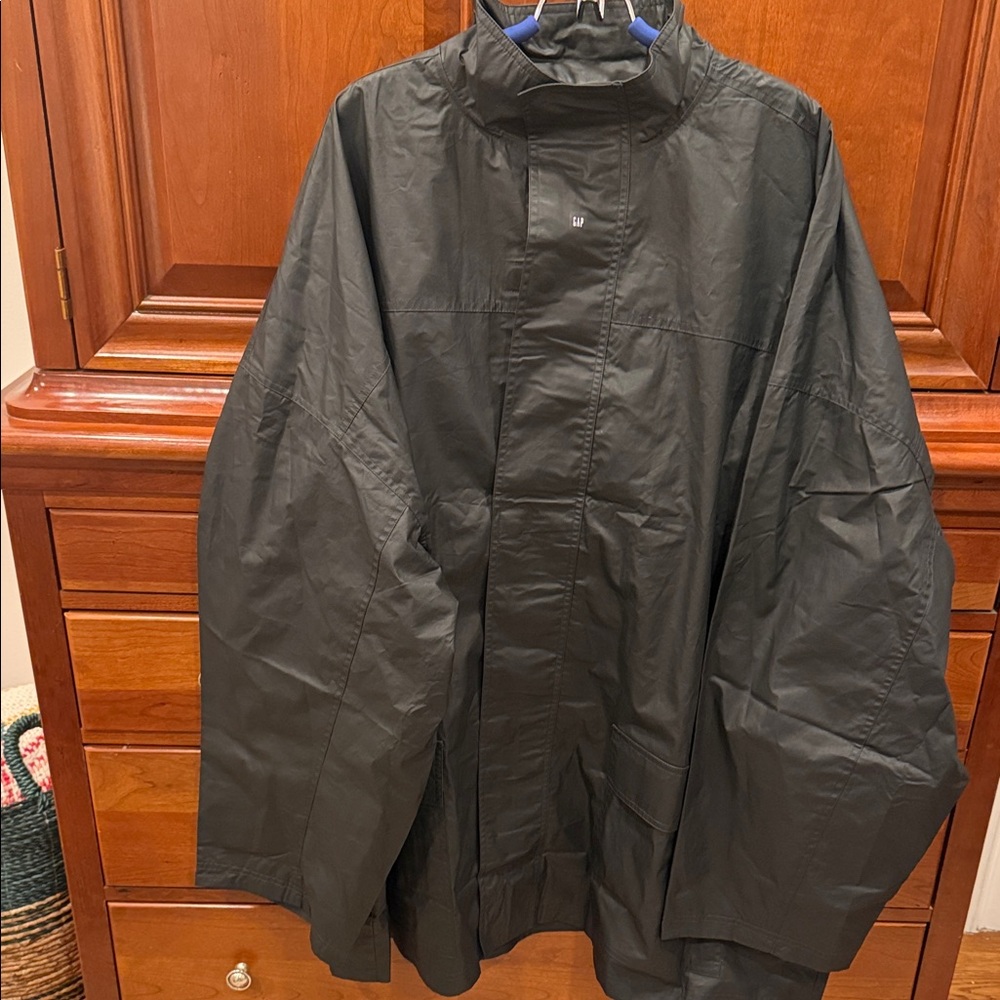 YZY/Gap Rain Jacket - super oversized